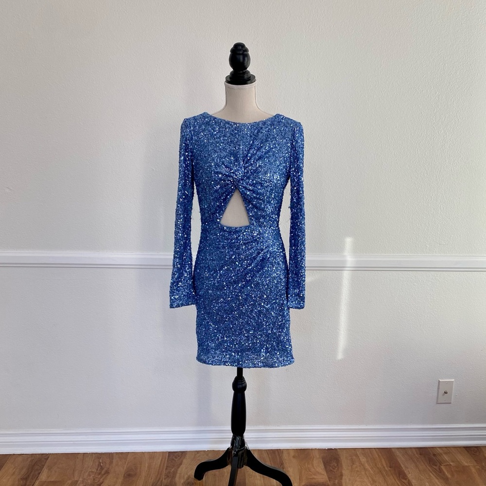 Blue sequence mini dress. - Picture 4 of 5